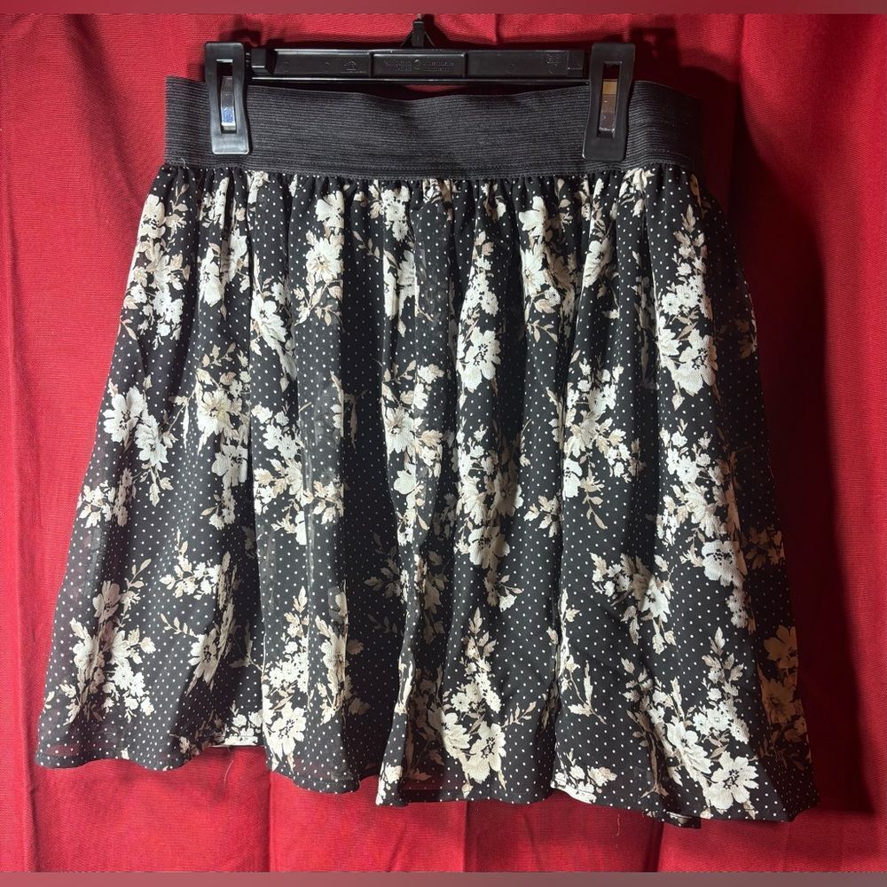 Forever 21 Aline Full Black Floral Polka Dot Skirt Women’s Size Large EPC